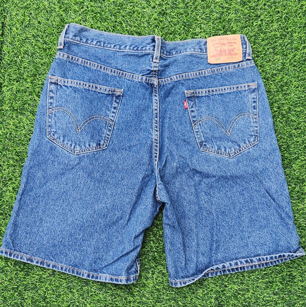 Levi's Men's Denim Jean Shorts in Blue Wash SIZE 36